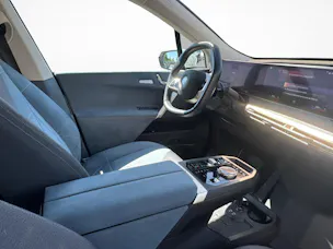 BMW iX xDrive50 / Jetzt mit attraktivem 0.99% Leasing!