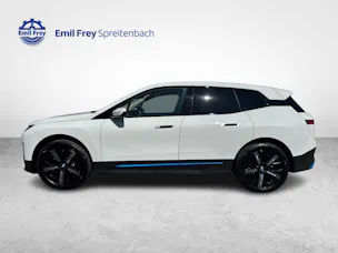 BMW iX xDrive50 / Jetzt mit attraktivem 0.99% Leasing!