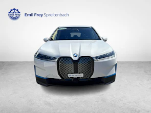 image du véhicule BMW iX xDrive50 / Jetzt mit attraktivem 0.99% Leasing!