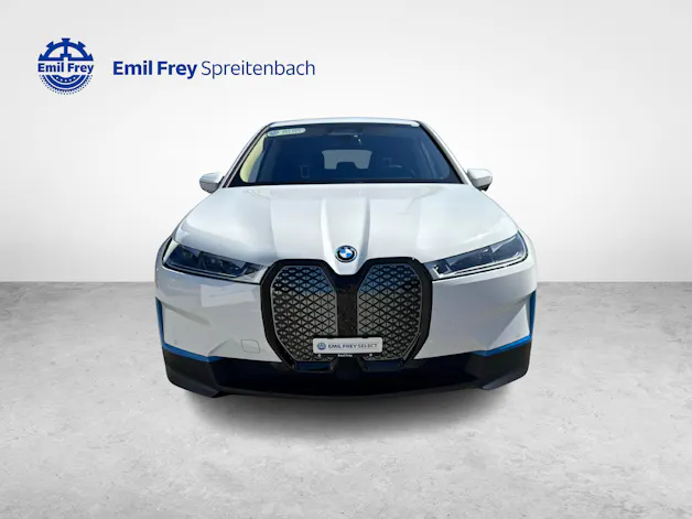 BMW iX xDrive50 / Jetzt mit attraktivem 0.99% Leasing!