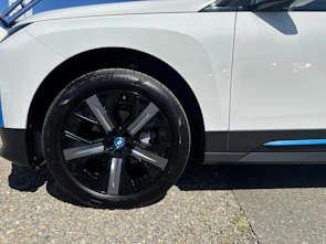 image du véhicule BMW iX xDrive50 / Jetzt mit attraktivem 0.99% Leasing!