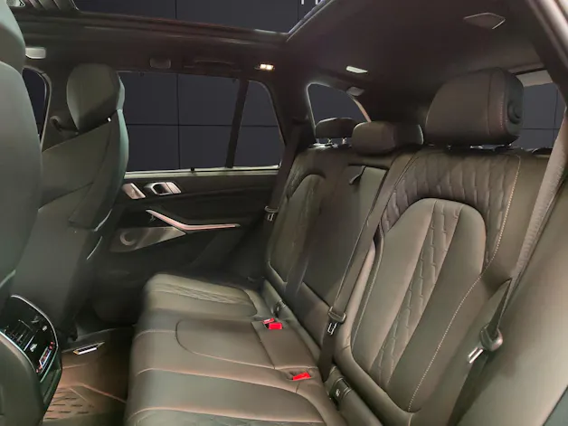 BMW X5 M50i xDrive Bowers & Wilkins Diamond Surround Sound