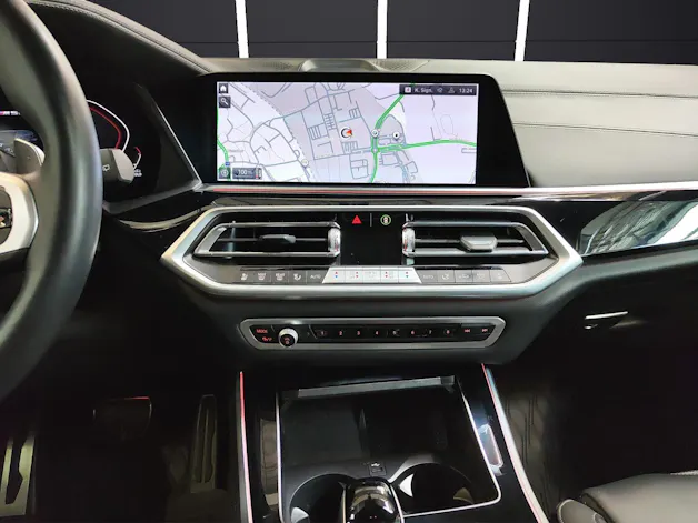 BMW X5 M50i xDrive Bowers & Wilkins Diamond Surround Sound