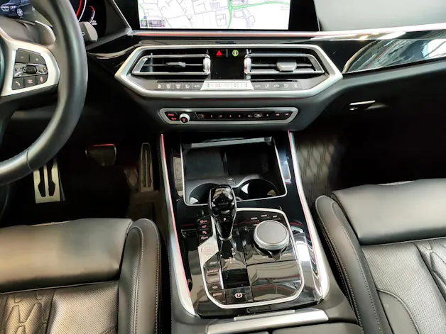 BMW X5 M50i xDrive Bowers & Wilkins Diamond Surround Sound