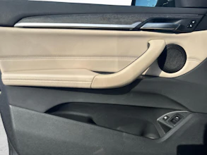 https://vehicle.imgix.net/4272504/5b587829-4404-461e-9aee-44897efc67cd.jpg