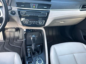 https://vehicle.imgix.net/4272504/8d7677e8-dfc9-4e0e-915b-27e27c65753b.jpg