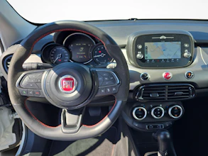 https://vehicle.imgix.net/4272507/3b30efb9-3ff3-42cc-988b-001b0e9c0b5d.jpg