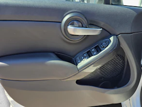 https://vehicle.imgix.net/4272507/85022833-55ef-4e89-a1c0-c924506de218.jpg