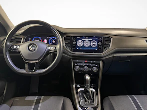 https://vehicle.imgix.net/4272557/dfa368f1-730d-4883-8cb6-559cd2541cd5.jpg