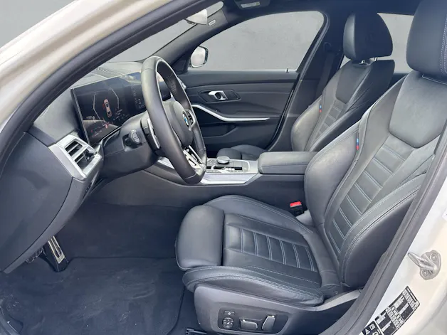 BMW 330i xDrive Touring M Sport ** Action de leasing à 1.9% ** 📍