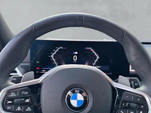 BMW 330i xDrive Touring M Sport ** Action de leasing à 1.9% ** 📍