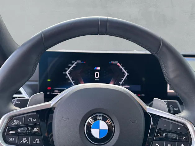 BMW 330i xDrive Touring M Sport ** Action de leasing à 1.9% ** 📍