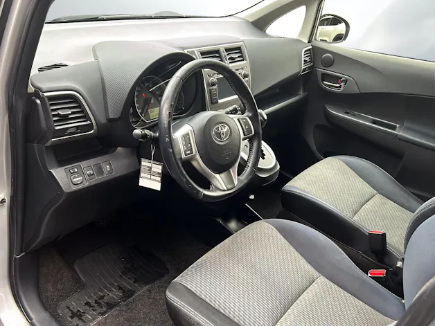 Toyota Verso-S 1.33 VVT-i Linea Luna MdS