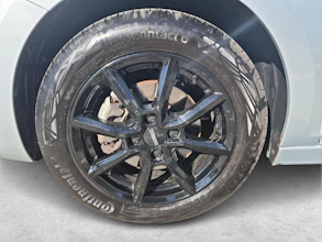https://vehicle.imgix.net/4272624/ff988aac-c44d-45e4-96fc-477f41c5089e.jpg