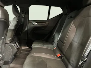Volvo XC40 2.0 B3 MH Plus Dark