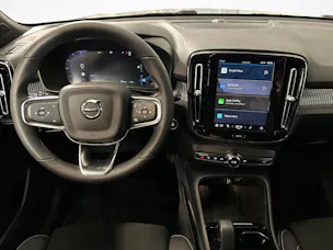 Volvo XC40 2.0 B3 MH Plus Dark
