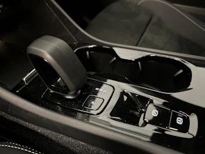 image du véhicule VOLVO XC40 2.0 B3 MH Plus Dark