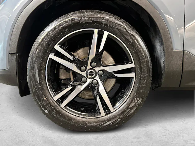 Volvo XC40 2.0 B3 MH Plus Dark