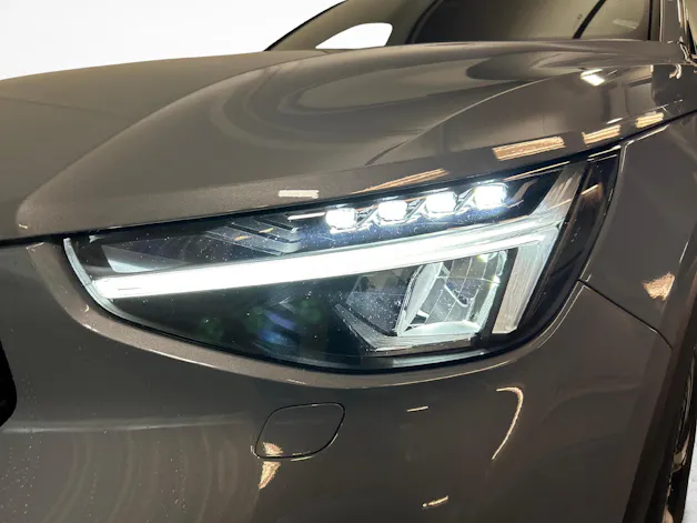 Volvo XC40 2.0 B3 MH Plus Dark