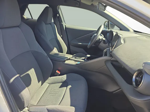 Toyota C-HR 2.0 HEV Trend 4x4 / Jetzt mit attraktivem 1.9% Leasing