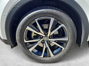 Toyota C-HR 2.0 HEV Trend 4x4 / Jetzt mit attraktivem 1.9% Leasing