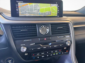 https://vehicle.imgix.net/4272670/820366f2-5b25-4db4-a8c6-8fbce65d0a4f.jpg