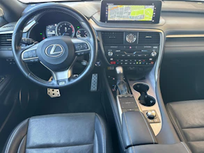 https://vehicle.imgix.net/4272670/b2ab8945-bf39-4e95-bb9a-00a5b36548a2.jpg