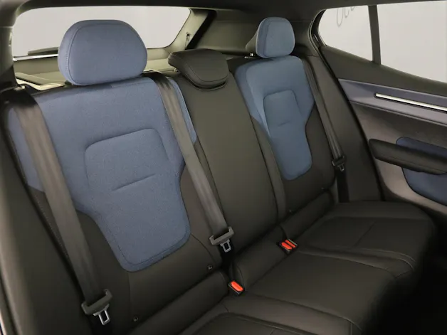 Volvo EX30 CC E60 Twin Performance AWD