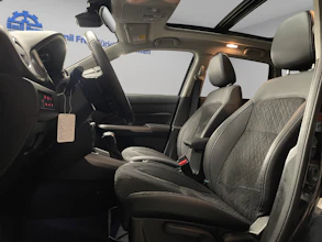 https://vehicle.imgix.net/4272945/c8dc59b6-b7fd-4953-9a8d-940f18fdfd48.jpg