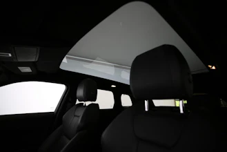 https://vehicle.imgix.net/4272984/f56506ee-62bb-45a3-9d43-c817f0527761.jpg