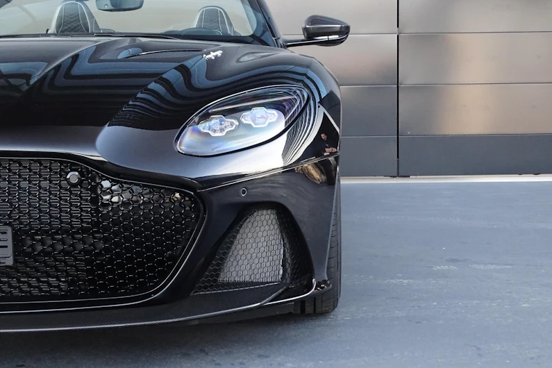 immagine del veicolo ASTON MARTIN DBS