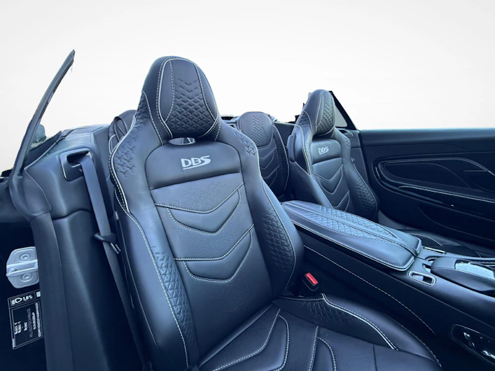 immagine del veicolo ASTON MARTIN DBS