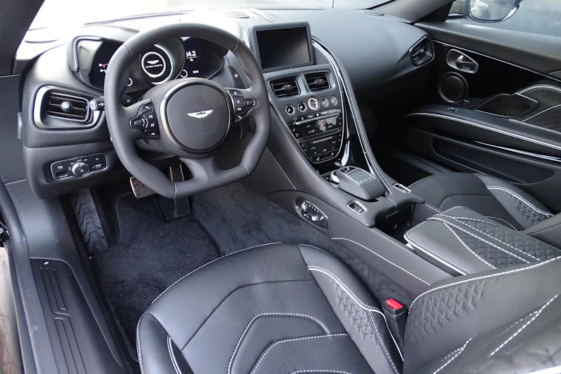 immagine del veicolo ASTON MARTIN DBS