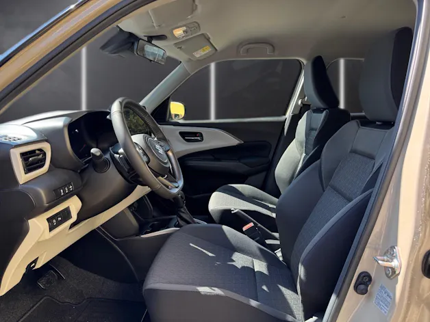 Suzuki Swift 1.2 Sakura Top Hybrid