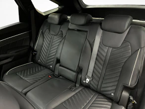 https://vehicle.imgix.net/4273136/e39e998e-b14e-4faa-9d7f-d73872bcd819.jpg