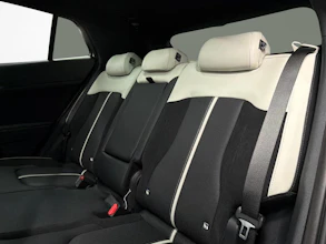 https://vehicle.imgix.net/4273148/906f79c8-e4bb-43fd-9360-4f8b178c092a.jpg