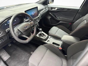 Fahrzeugbild FORD Focus Station Wagon 1.0i EcoB Hybrid 125 ST-Line X