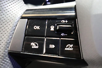 https://vehicle.imgix.net/4273215/e8dfd0c6-4162-4511-889c-70207cff8637.JPG