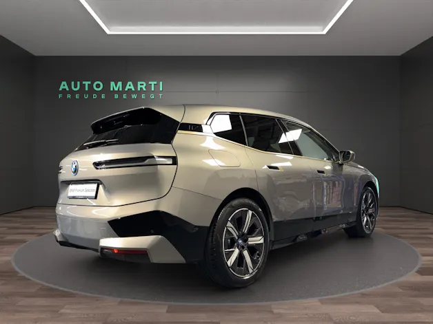 BMW iX xDrive50
