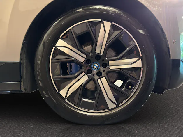 BMW iX xDrive50