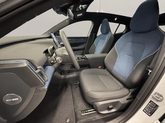 Volvo EX30 CC E60 Twin Performance AWD