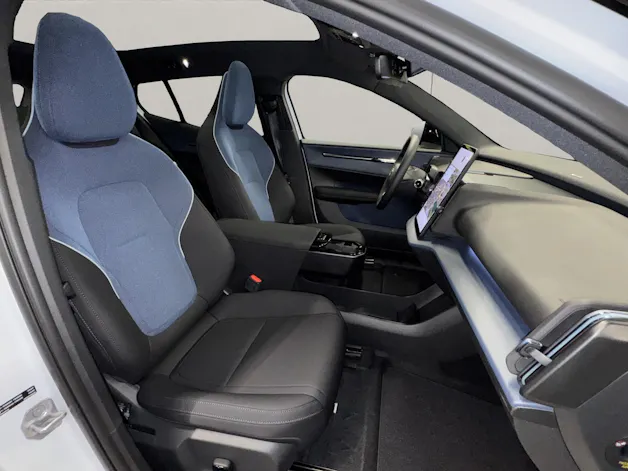 Volvo EX30 CC E60 Twin Performance AWD