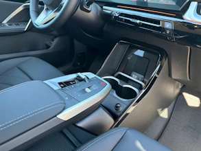 https://vehicle.imgix.net/4273478/361ecfa2-9fba-4f12-a4d6-edf6d2eec942.jpg