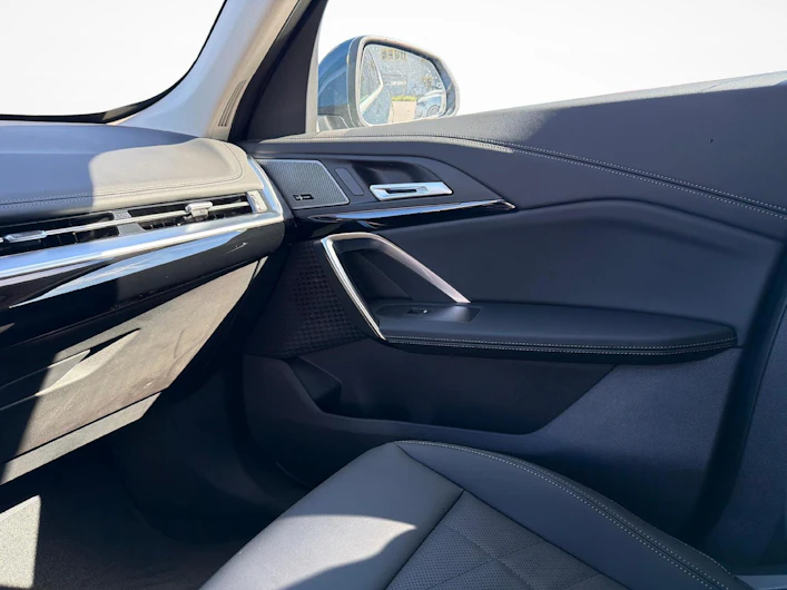 immagine del veicolo BMW iX1