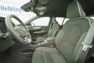 Volvo XC40 2.0 B3 MH Plus Dark