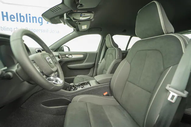 Volvo XC40 2.0 B3 MH Plus Dark