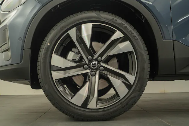 Volvo XC40 2.0 B3 MH Plus Dark