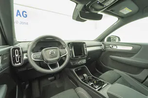 Volvo XC40 2.0 B3 MH Plus Dark