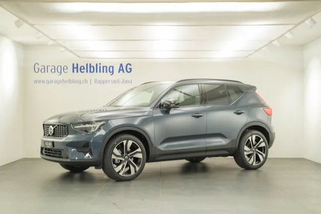 Volvo XC40 2.0 B3 MH Plus Dark