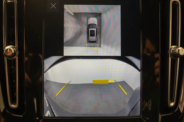 Volvo XC40 2.0 B3 MH Plus Dark